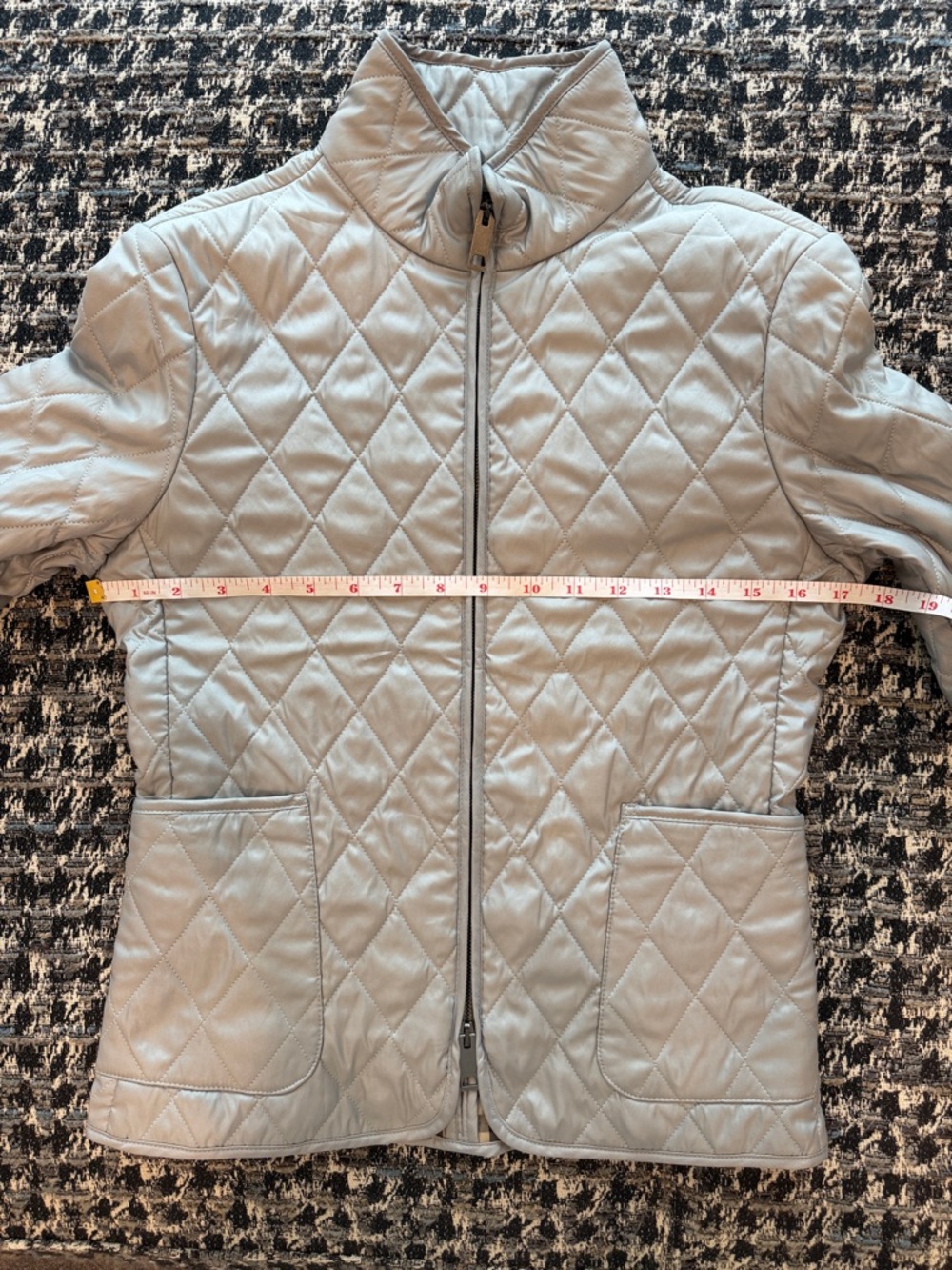 Burberry Light Gray Quilted Jacket with Iconic Plaid Lining - Picture 10 of 13